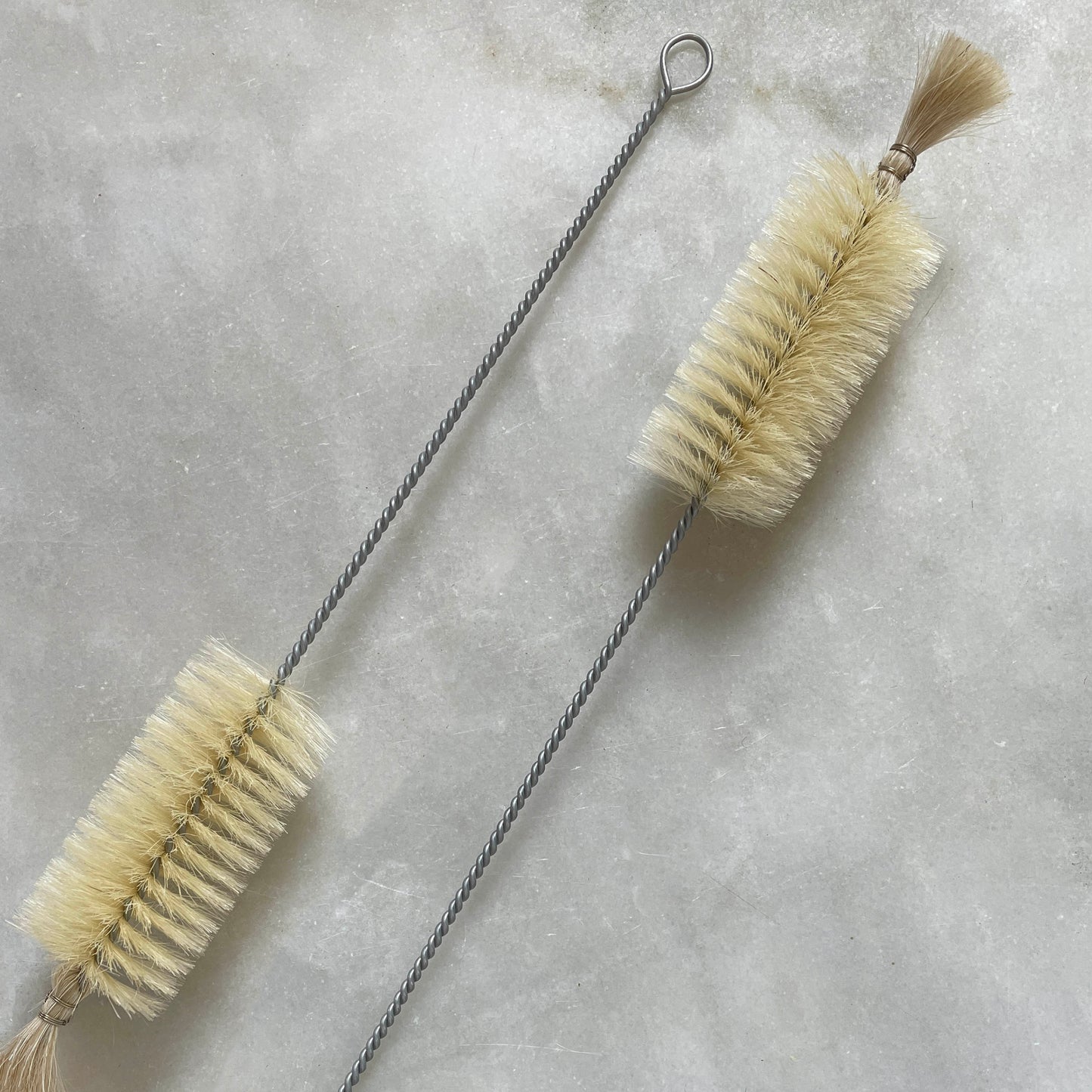 Twist brush