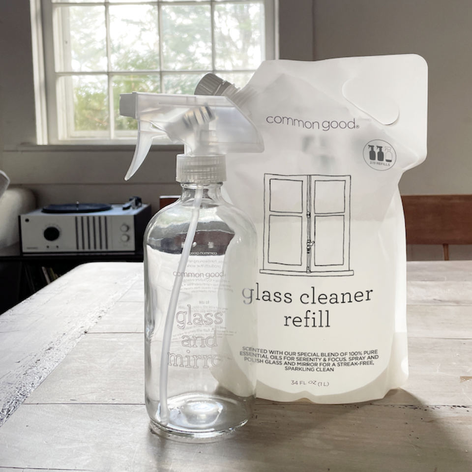 Glass Cleaner Refill Pouch and Glass Bottle Set